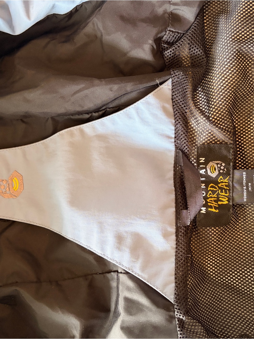 Mountain Hardwear Light Blue and Cream Hooded Ski Jacket - Picture 9 of 14